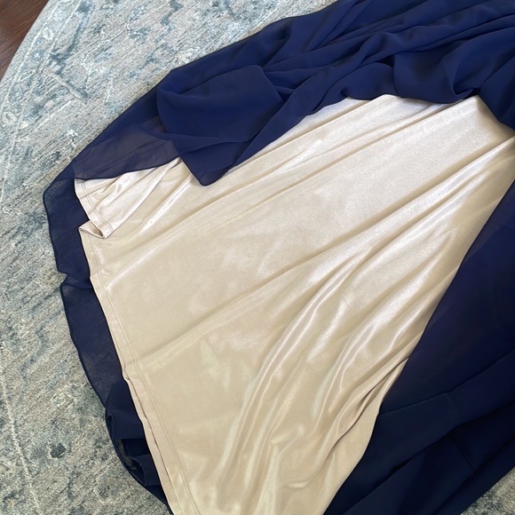 ✨Open to Offers✨JS Collections Navy Blue Gown - Picture 8 of 13